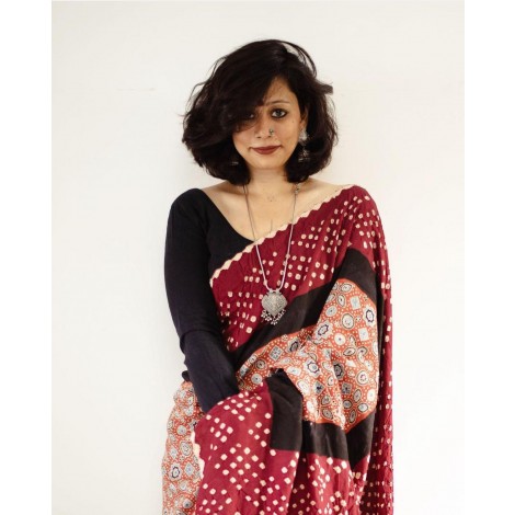 TRADITIONAL WITH MODERN ELEGANCE SAREE AJRAKH